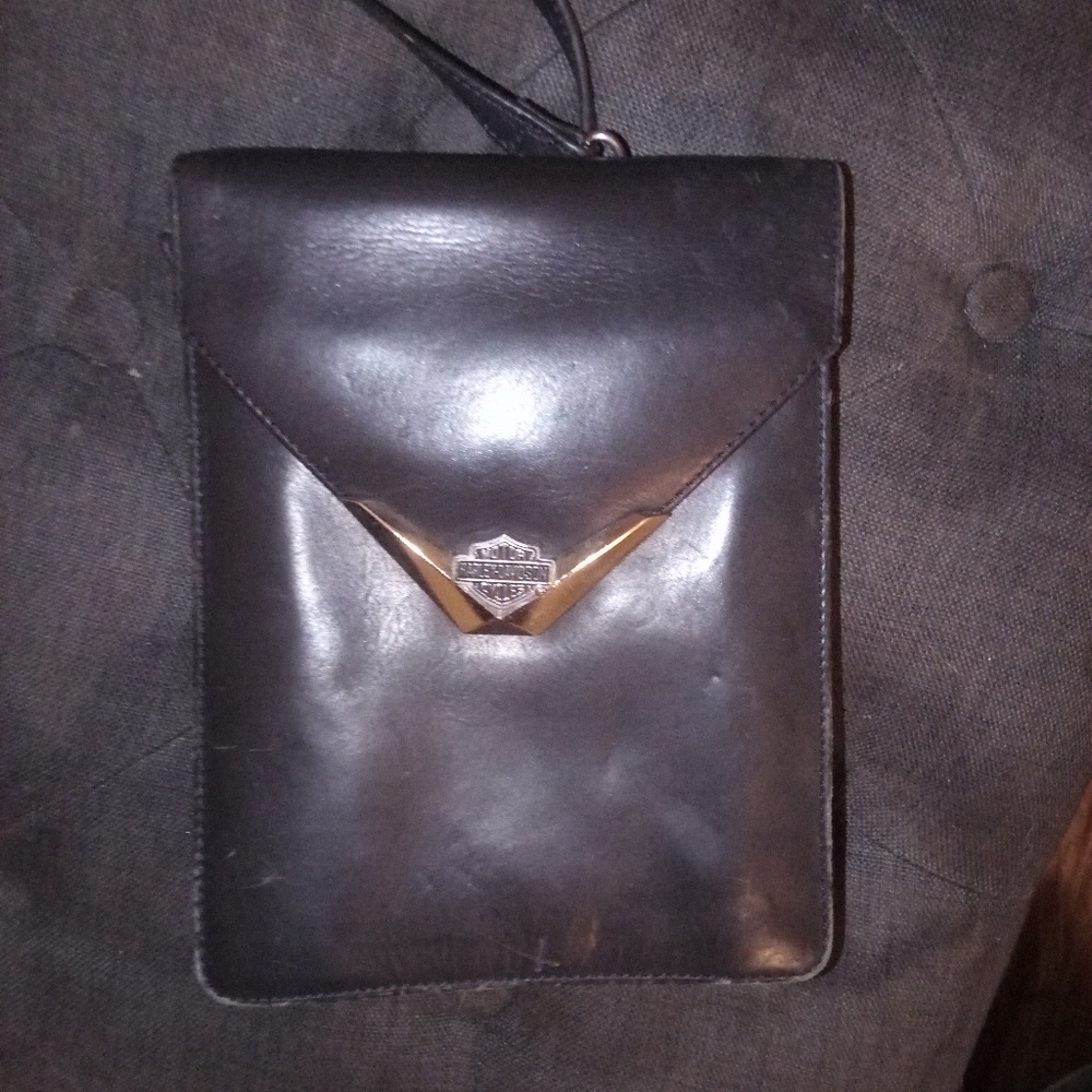 Elegant Black Leather Crossbody Bag